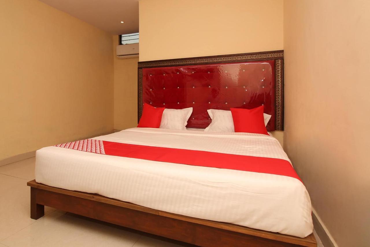 Oyo 7343 Al Shareef Palace Hyderabad Ngoại thất bức ảnh